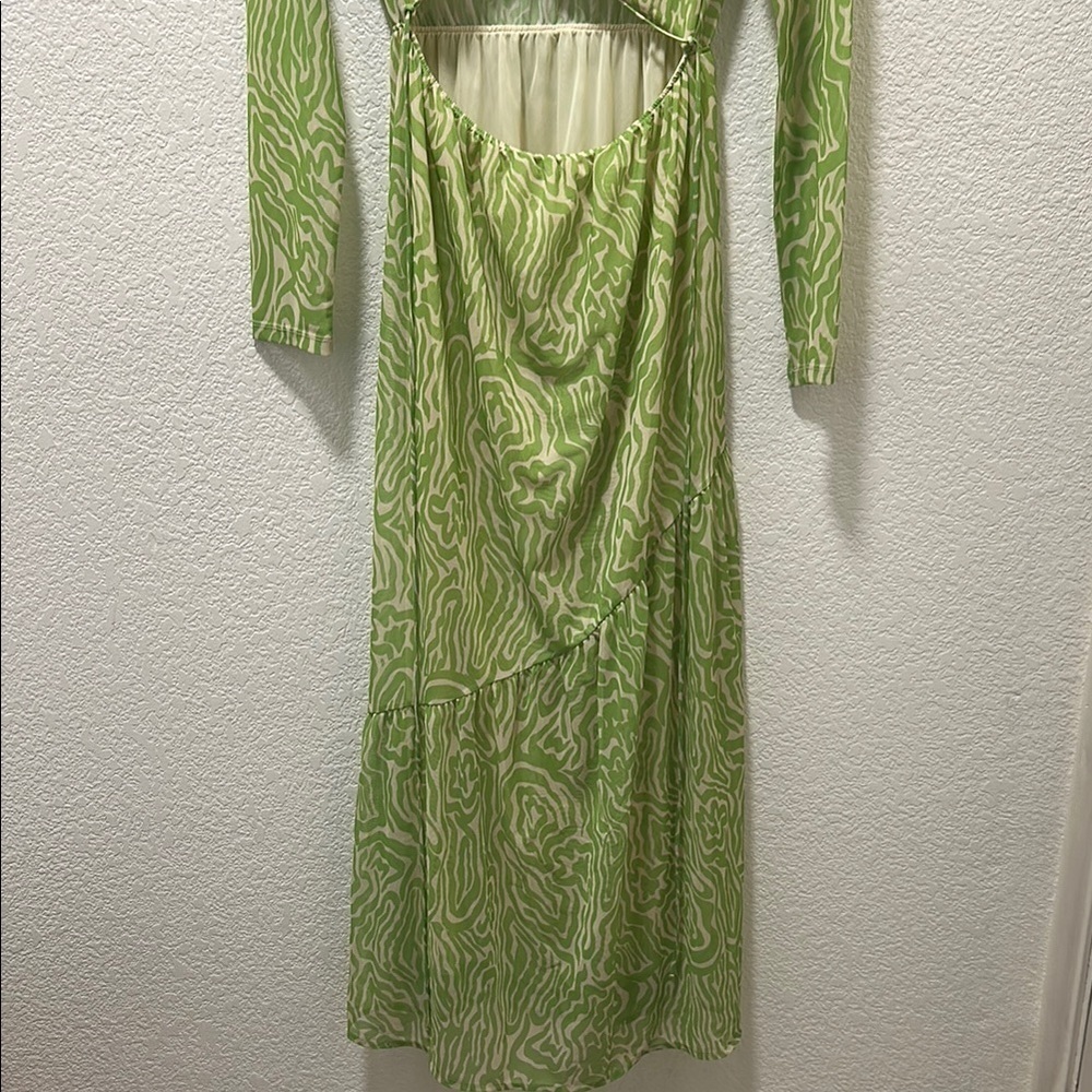 Elegant Lime Green Long Sleeve Dress - Picture 8 of 9